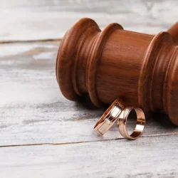 Boşanma Davalarında Avukat Tutmak Zorunlu mu